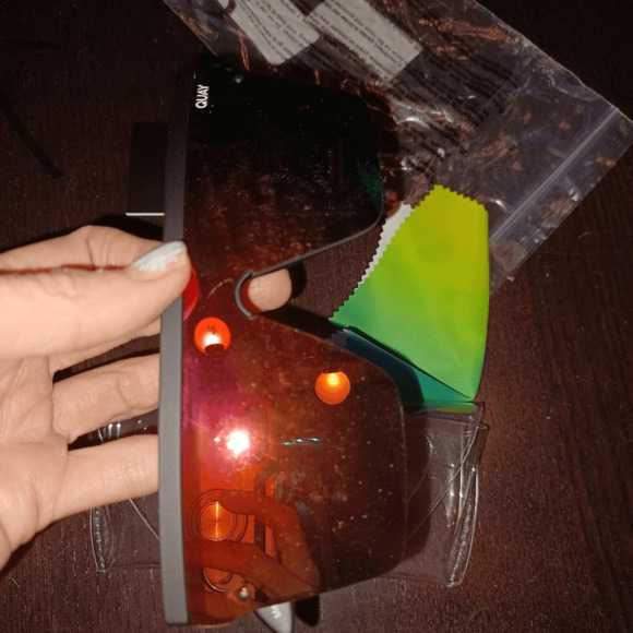NEW ! RARE Quay rainbow Hindsight Shield sunglasses main image 5